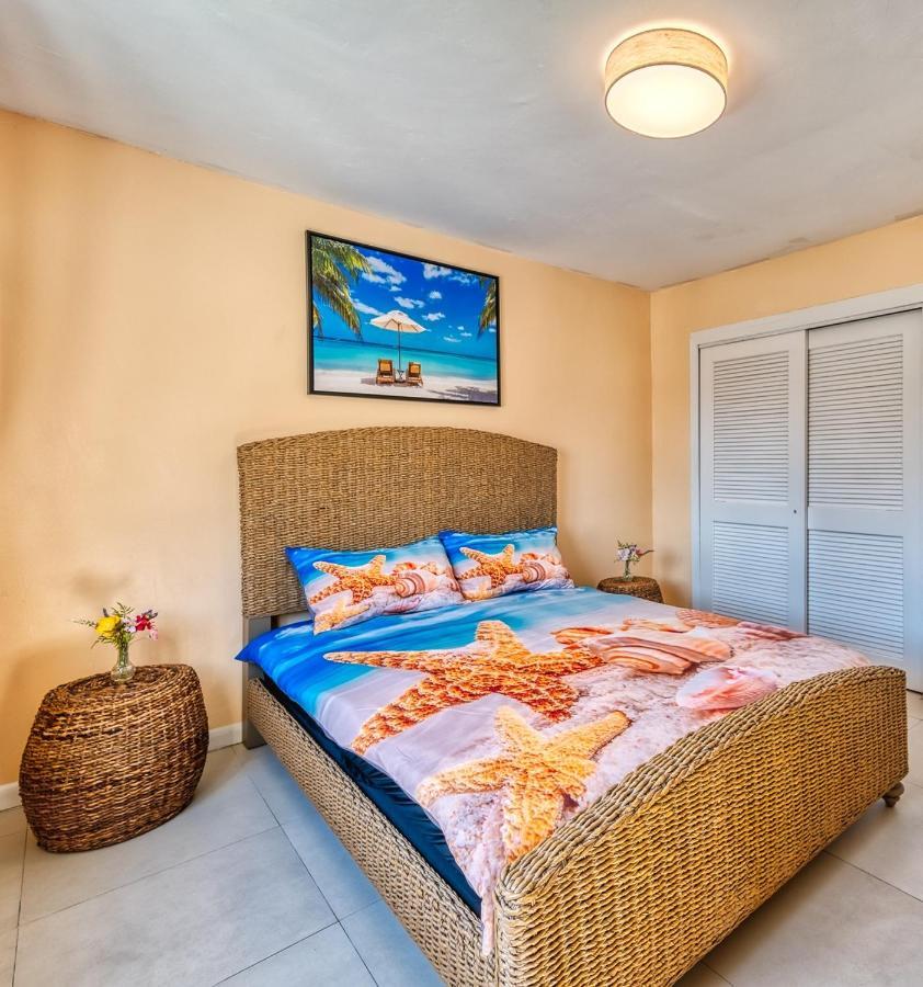 Apartment In Downtown At The Beach Nassau Ngoại thất bức ảnh