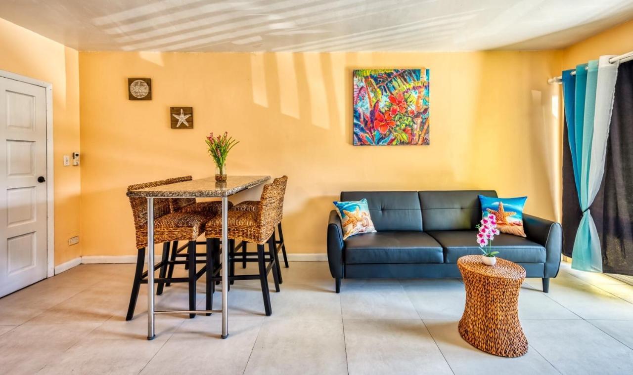 Apartment In Downtown At The Beach Nassau Ngoại thất bức ảnh