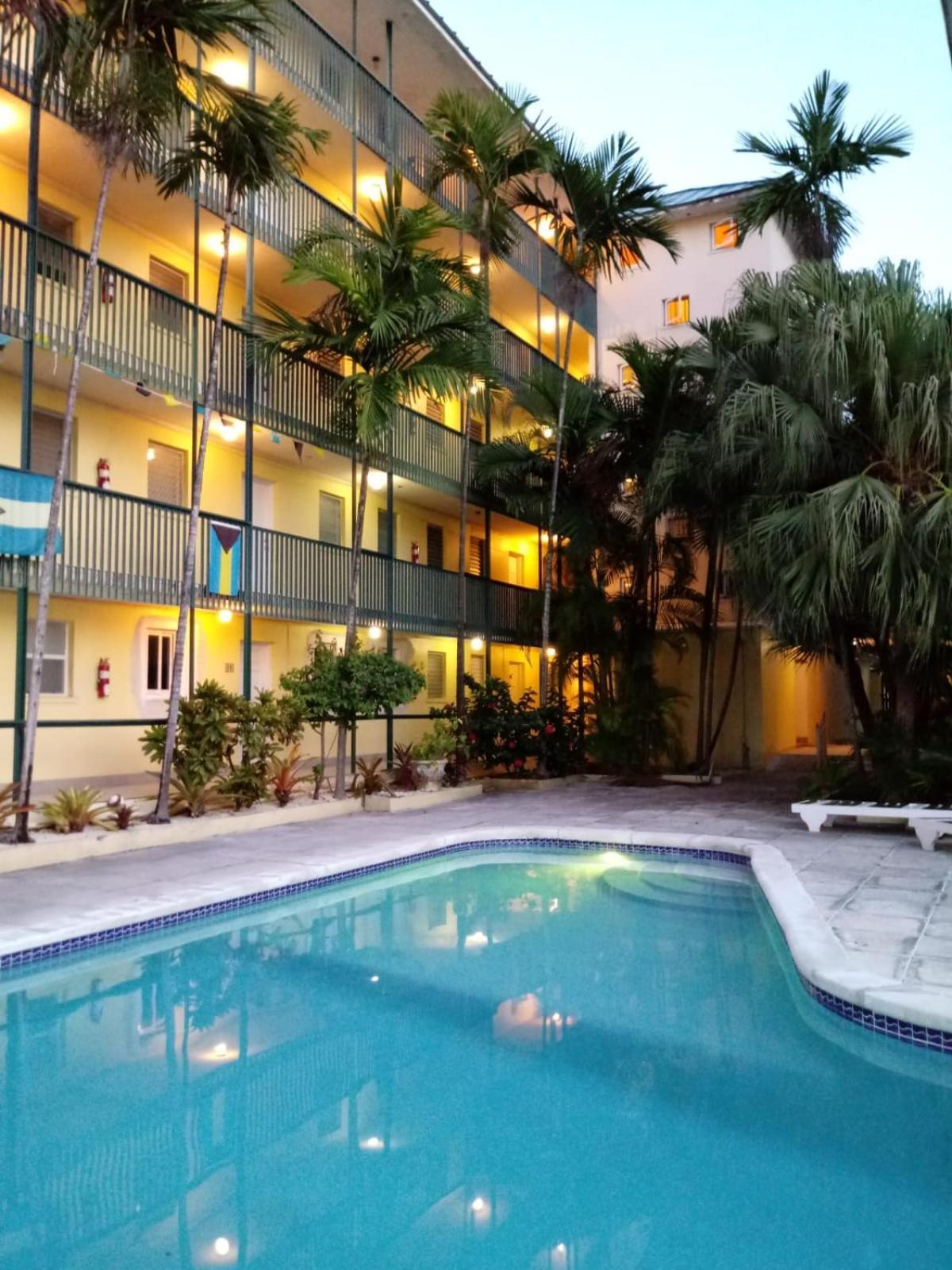 Apartment In Downtown At The Beach Nassau Ngoại thất bức ảnh